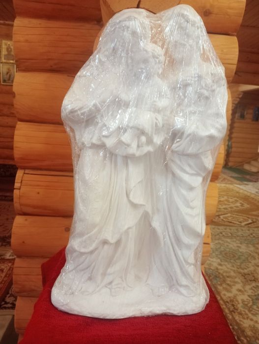 Статуї Матінки Божої, Ісуса Христа, Святої родини