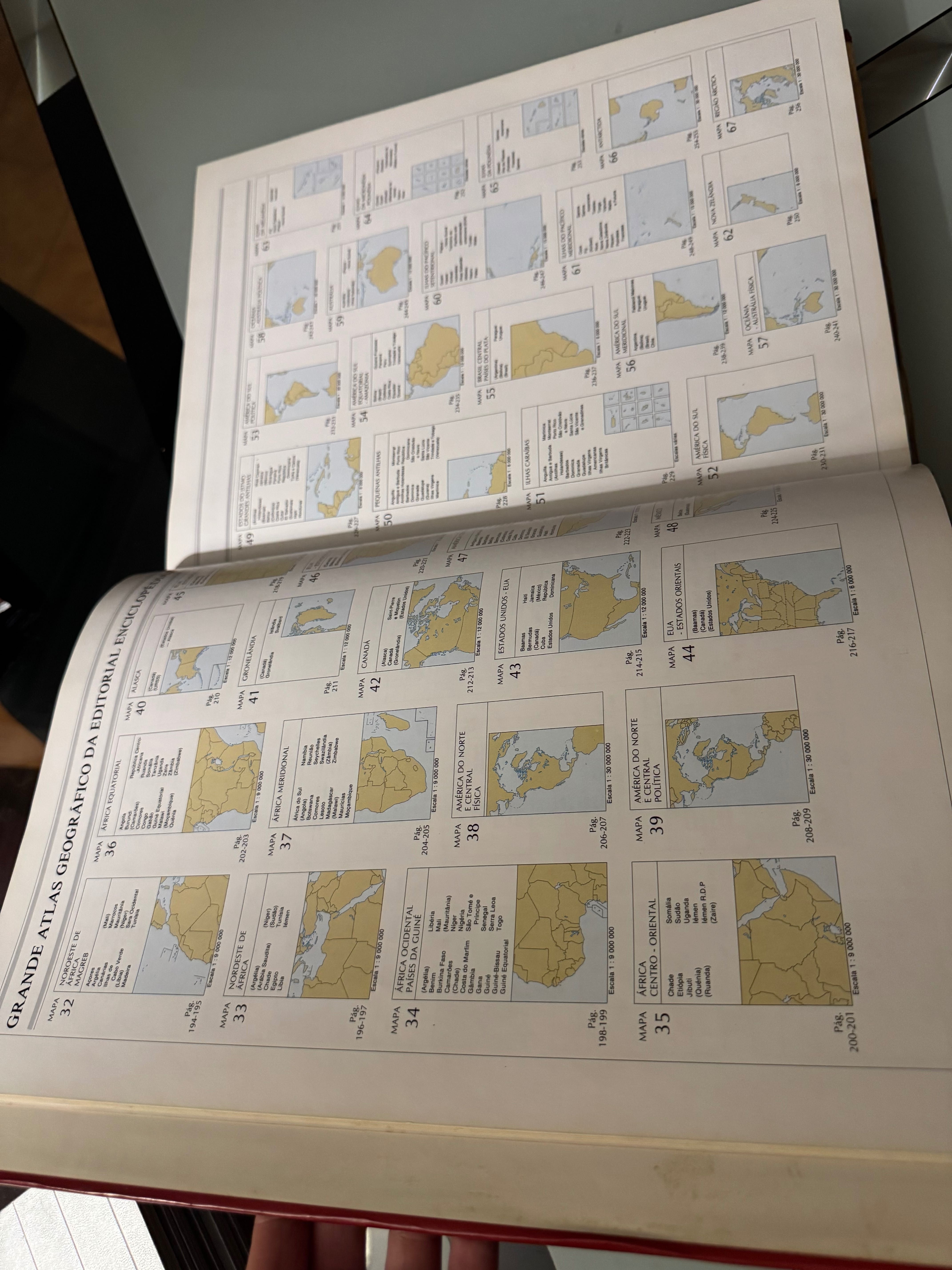 Livro alto geógrafico