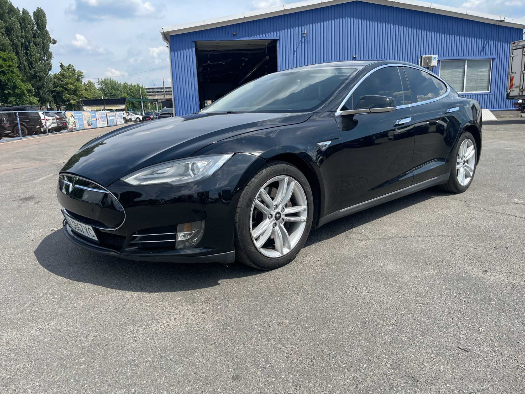 Продам Tesla S 2014 рік