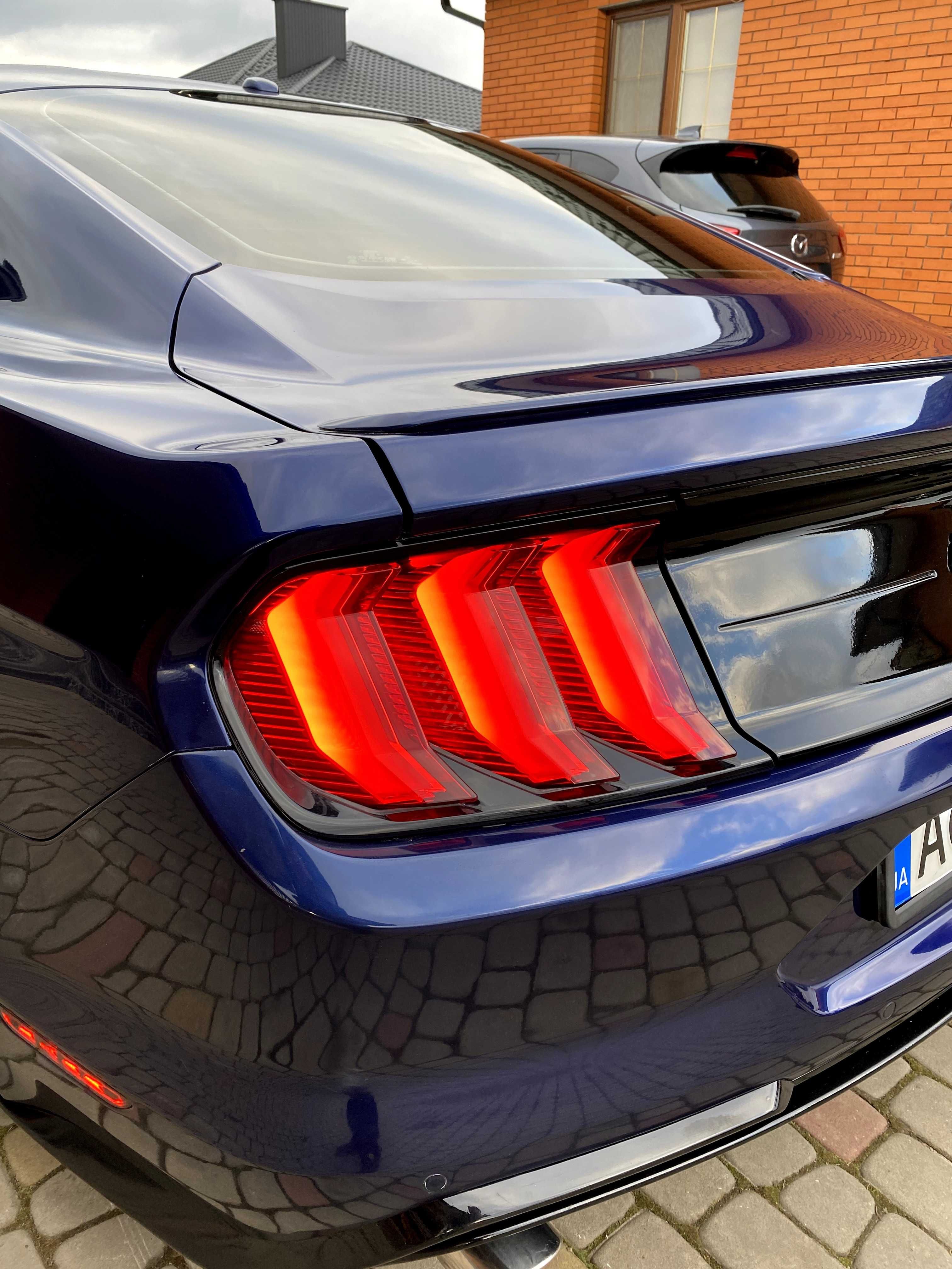 Ford Mustang Premium (2018 модельний рік)
