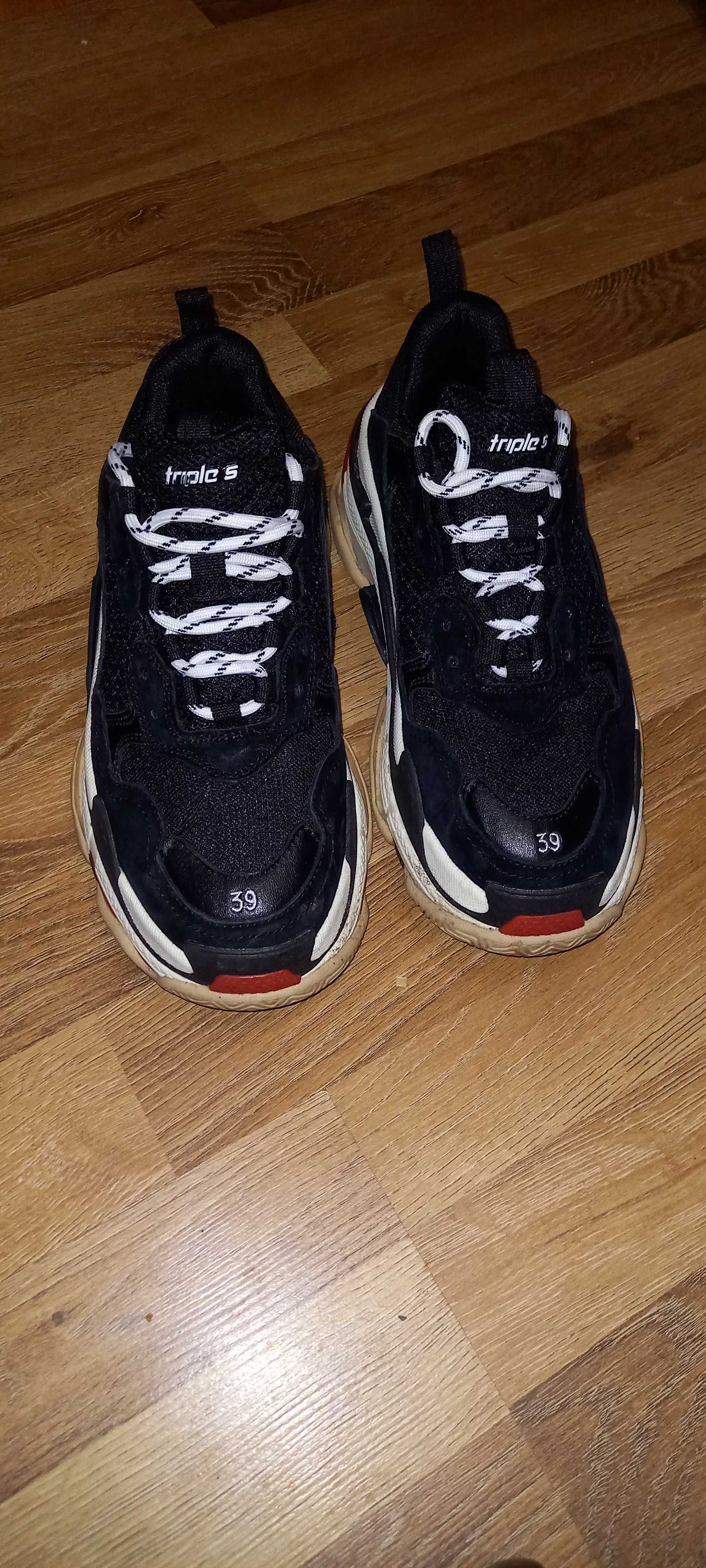 Продам кросівки BALENCIAGA triple S 39