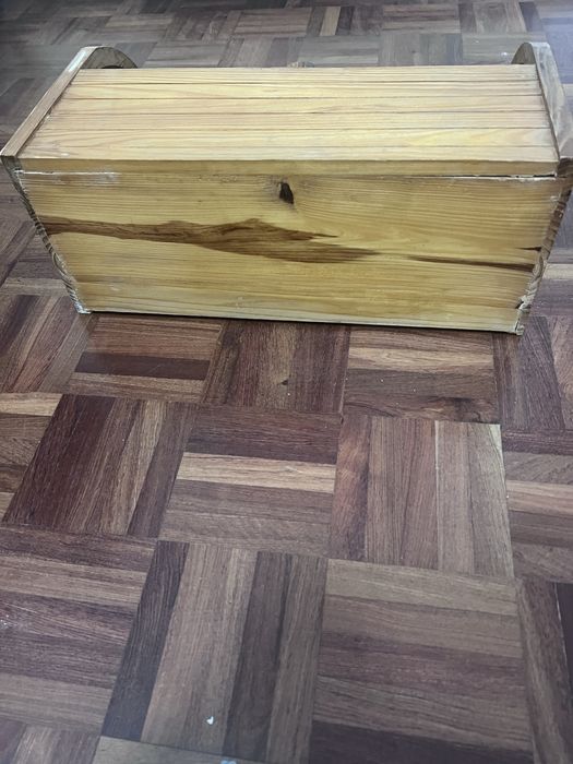 Caixa para pao em madeira