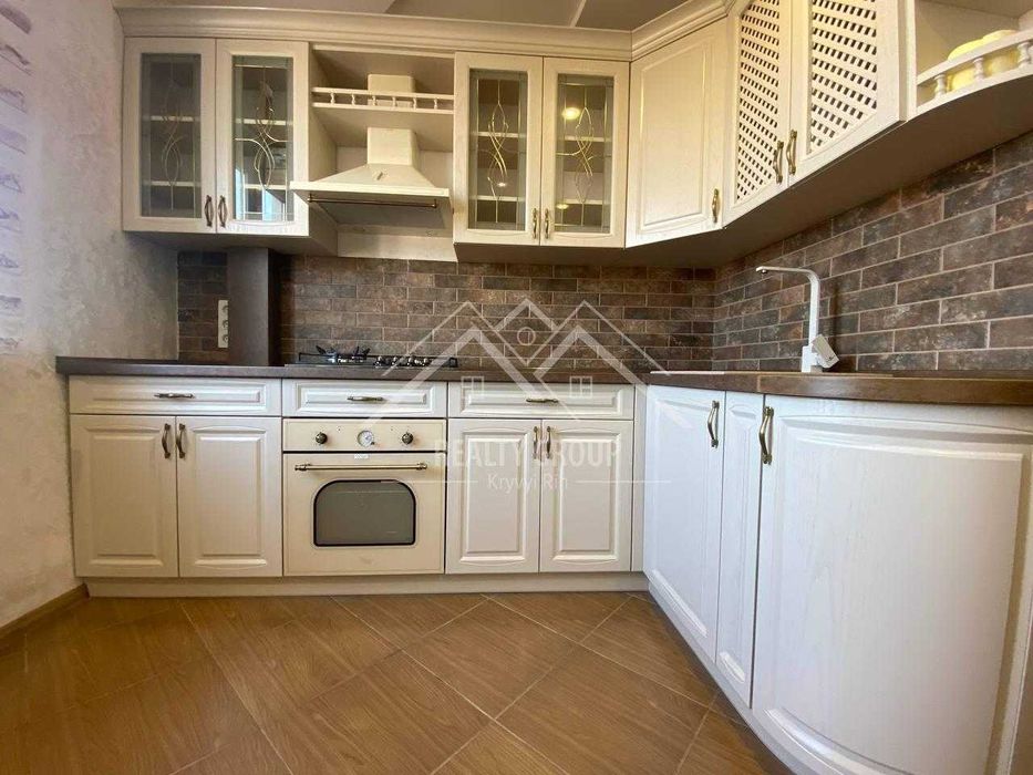 Продаж 3к квартири поліпшенного планування район Кресу