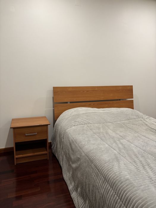 Vendo quarto em bom estado!