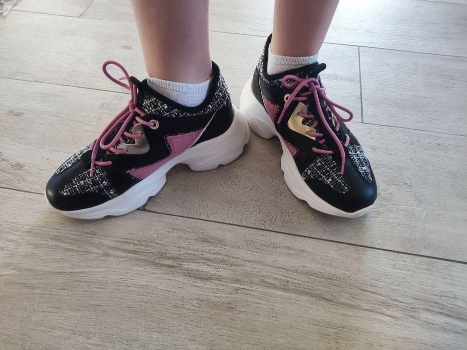 Жіночі кросівки італійського бренду MANILA GRACE. 9 US, eu 39, 25см.