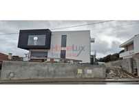 Moradia T5 em construção em Fragosela de Cima, Viseu