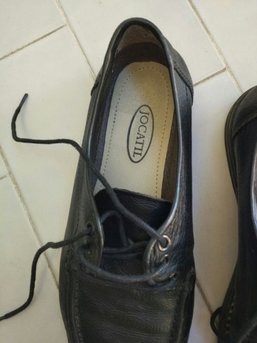 Sapatos masculinos em couro tam 39