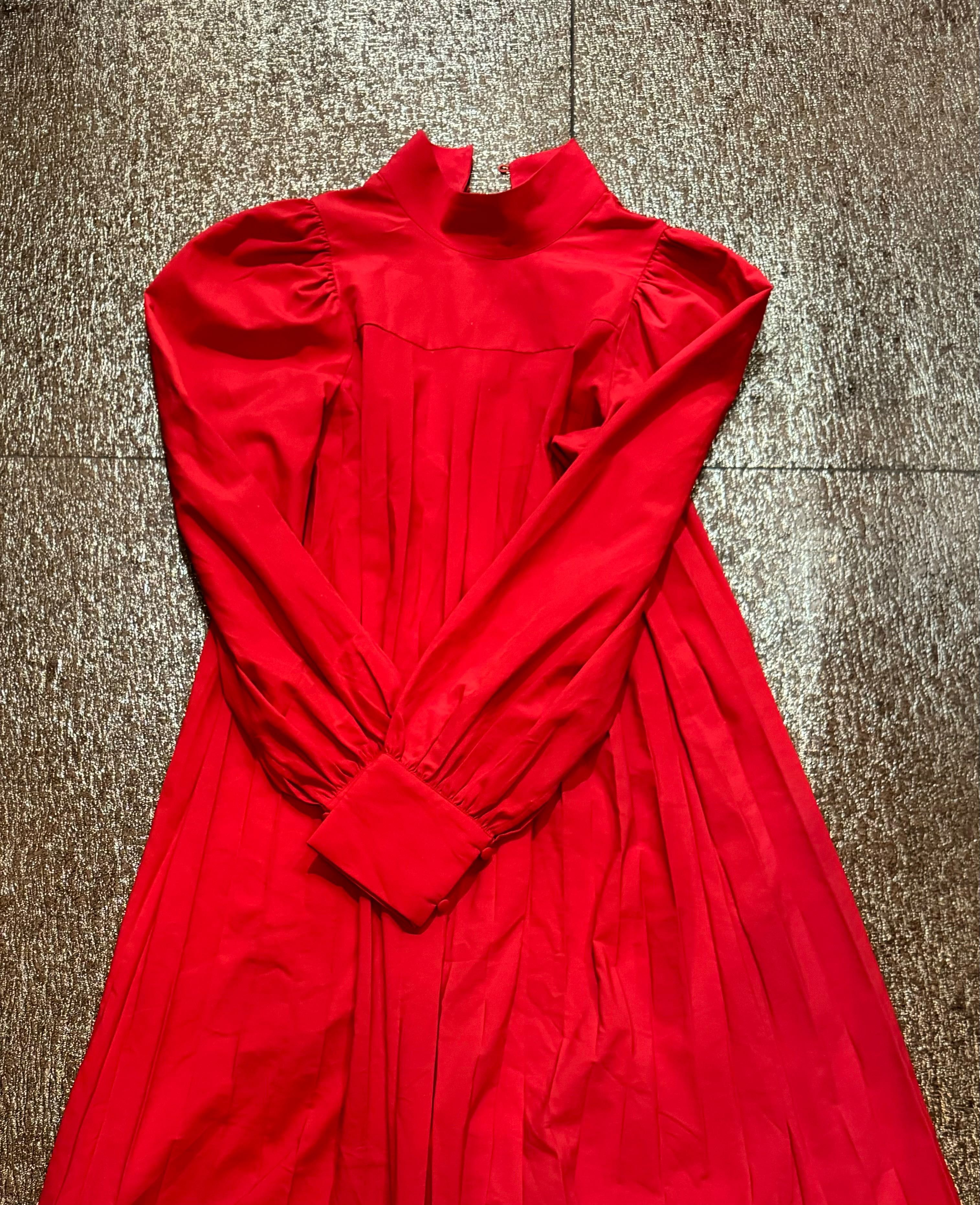 Червоне довге стильне плаття!