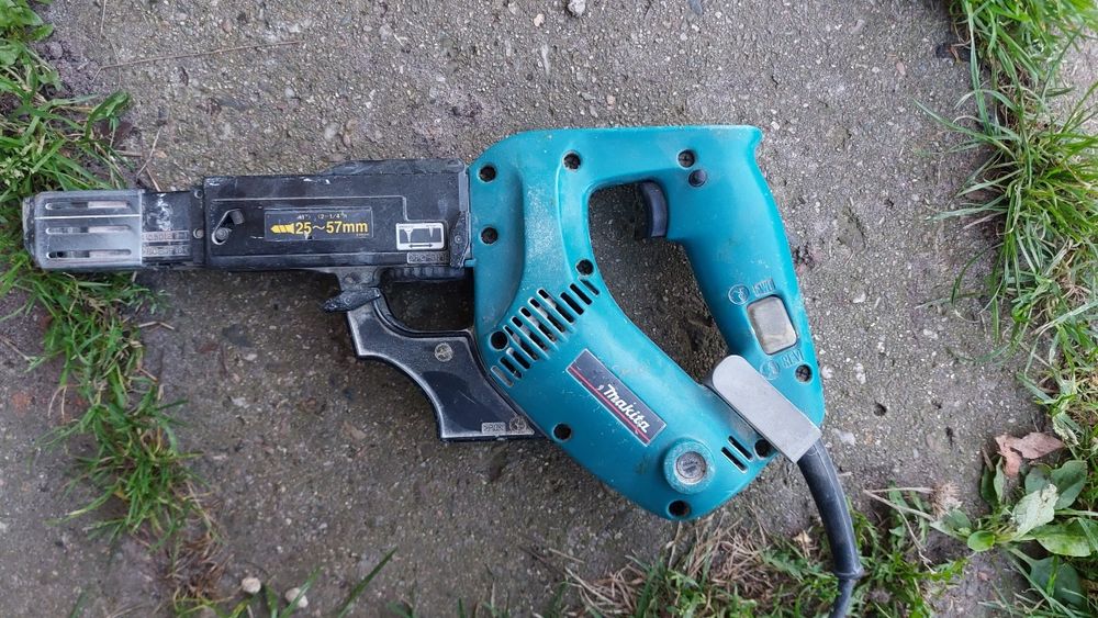 Wkrętarka taśmowa do suchej zabudowy GK Makita 6834 Made in Japan