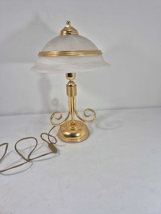 mosiężna lampa w stylu retro/vintage