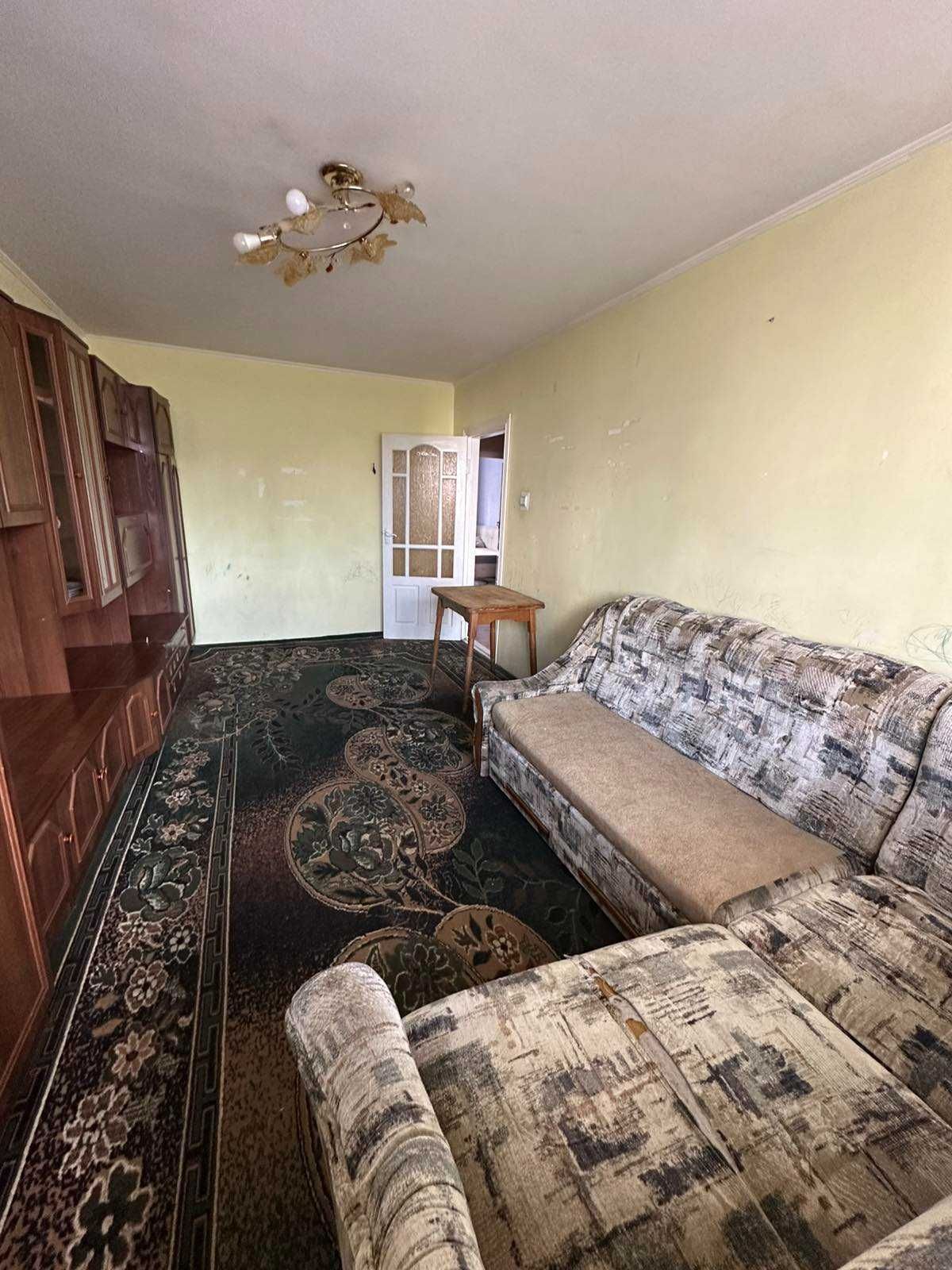 Продаж 3 квартири 2-й поверх, не кутова ,усі кімнати роздільні Тепла