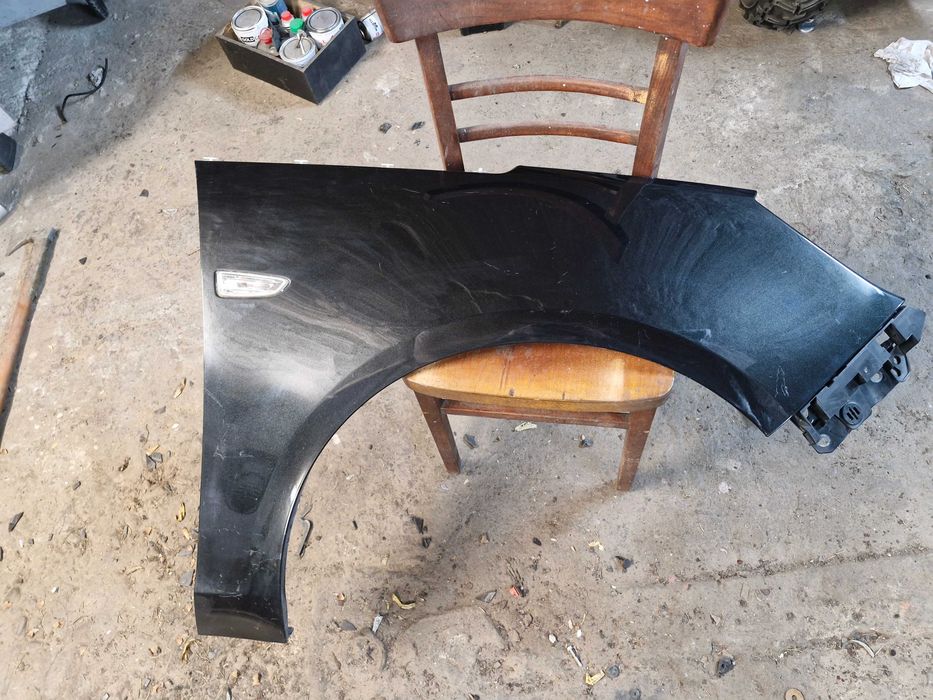 Błotnik prawy zafira c opel z22c