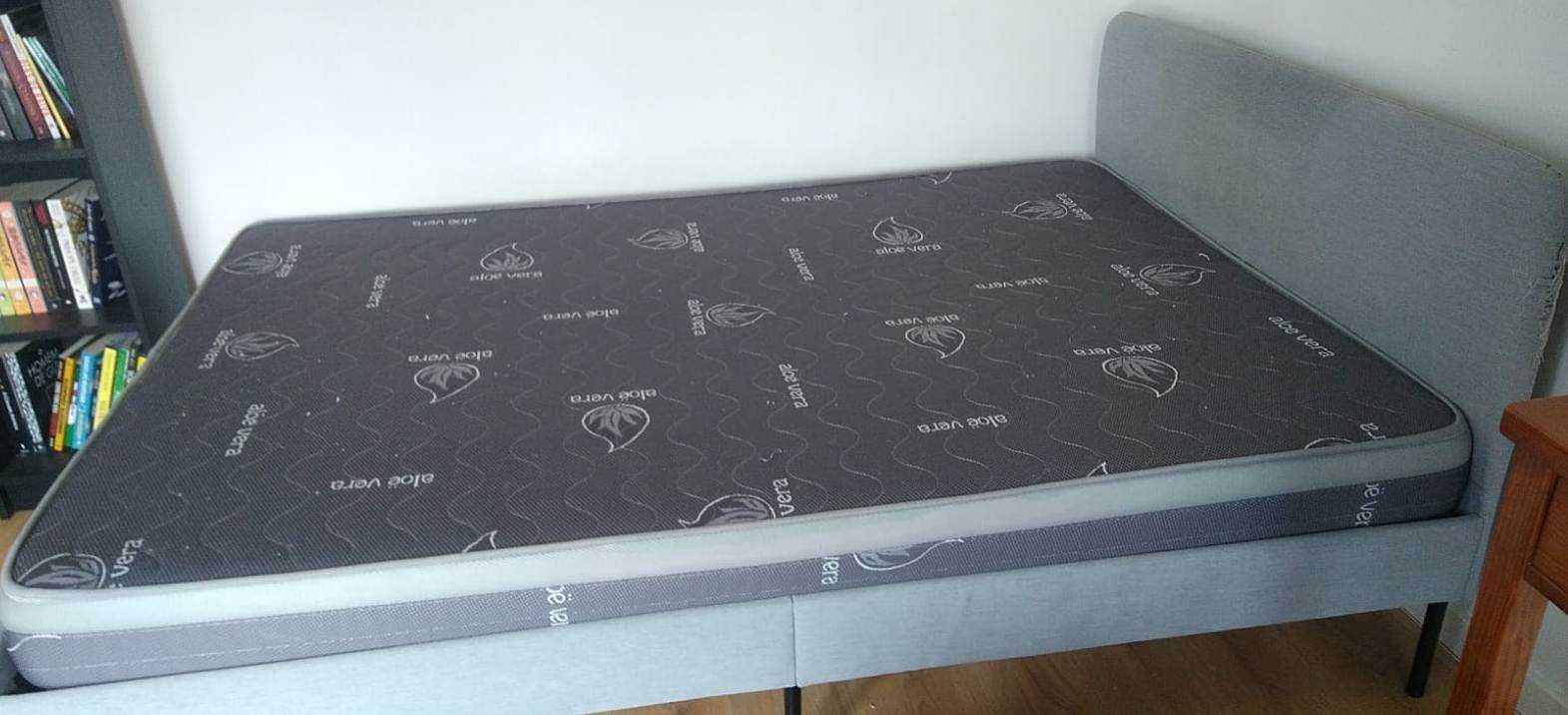 Cama de casal com colchão