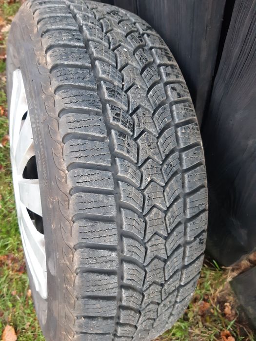 Opony zimowe 195/65/15