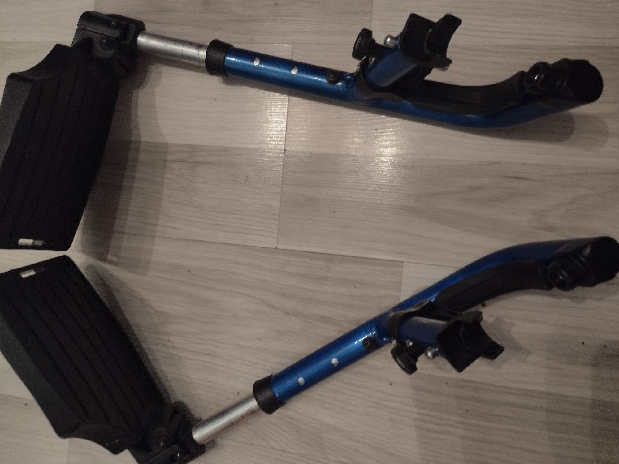 Podnóżki do wózka inwalidzkiego V500 active