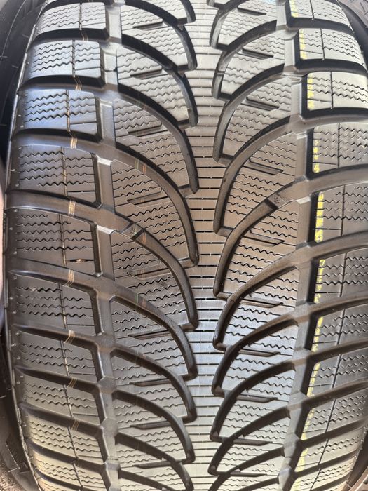 Шини Bridgestone 255/50/R20