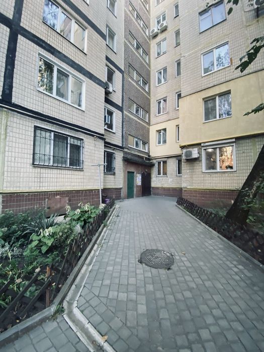 Продам 3-к кв с ремонтом 77м2 пр Героев Победа-6 Возможен безнал !