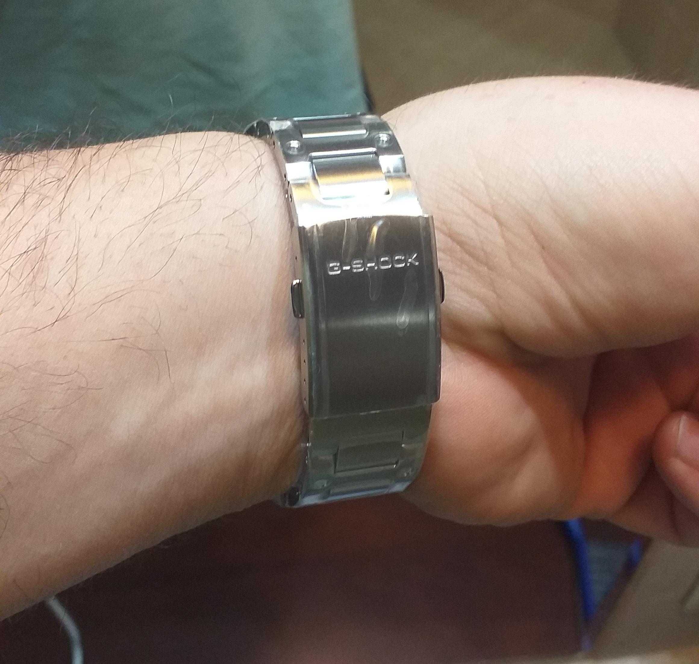 Zegarek Casio G-Shock GX-56BB-1ER King Metal srebrny.