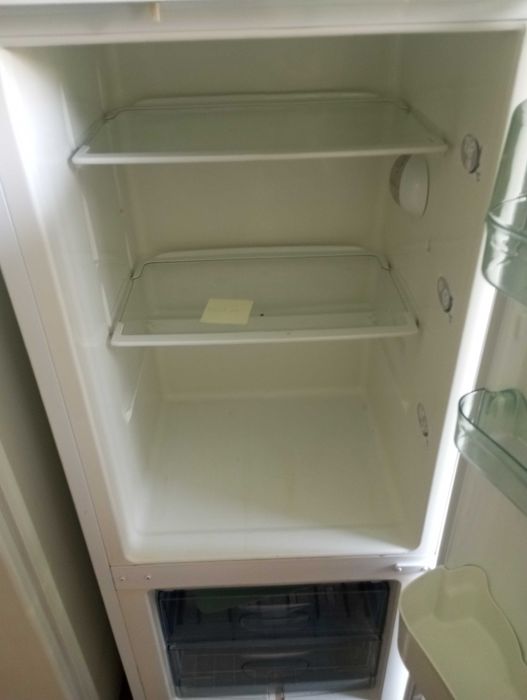 Lodówka z zamrazalnikiem Amica