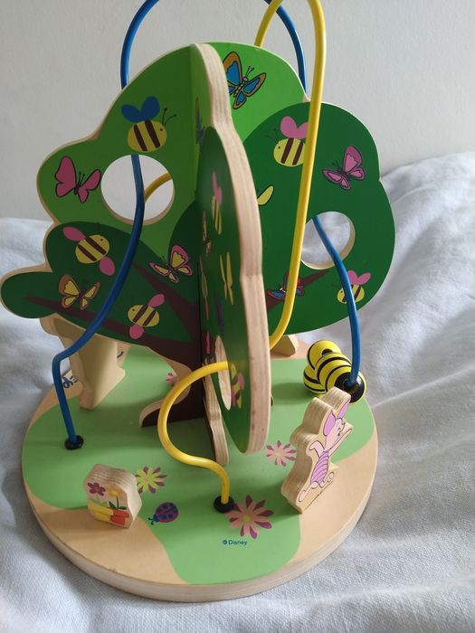 Vários brinquedos de criança