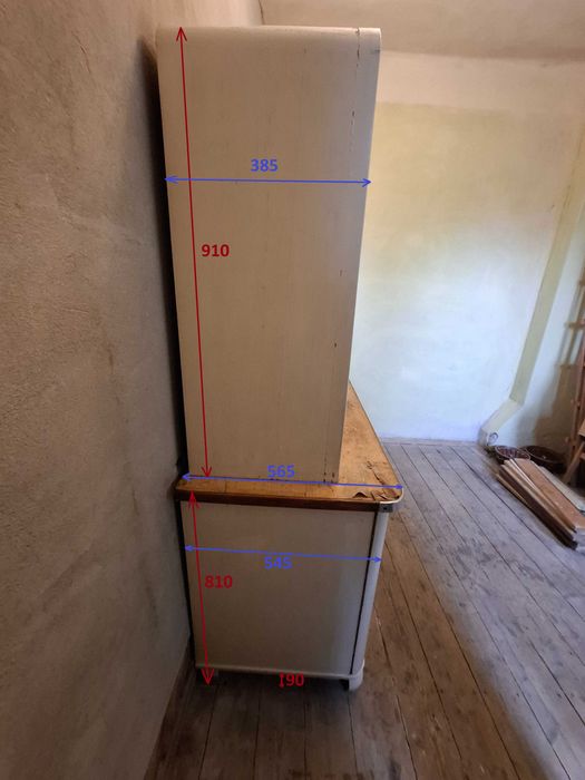 Zestaw mebli kuchennych PRL: kredens, szafka, póła wisząca