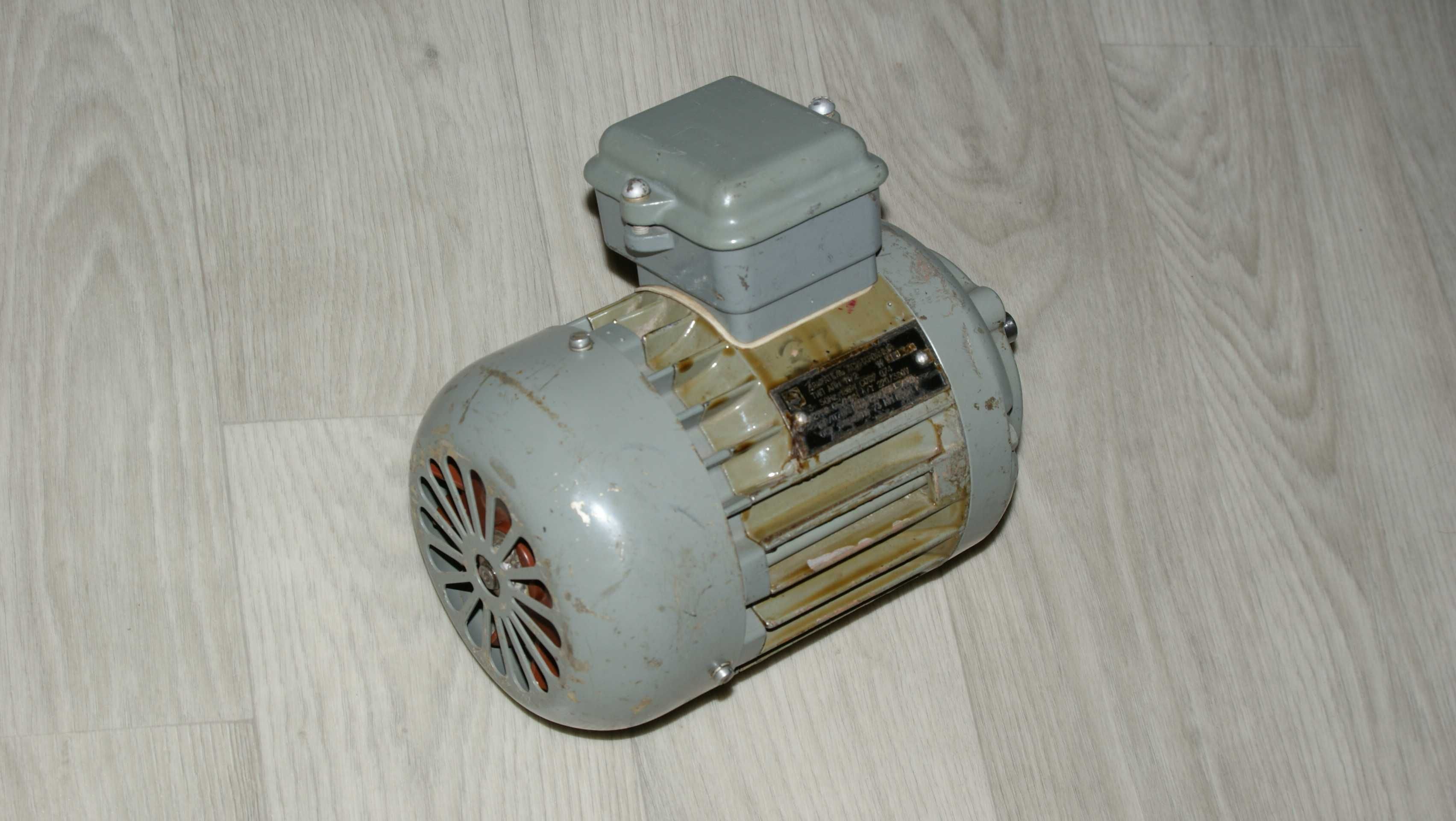 Електродвигун АПН 220/380v 180w 2750rpm