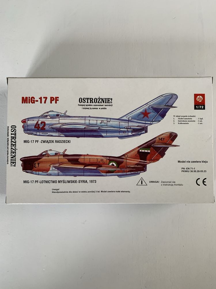Samolot MiG 17 PF model do sklejania Plastyk 024