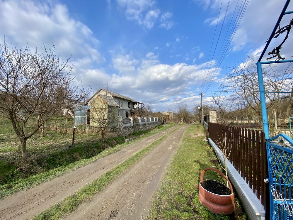 Продаю ділянку в с.Підгороднє
