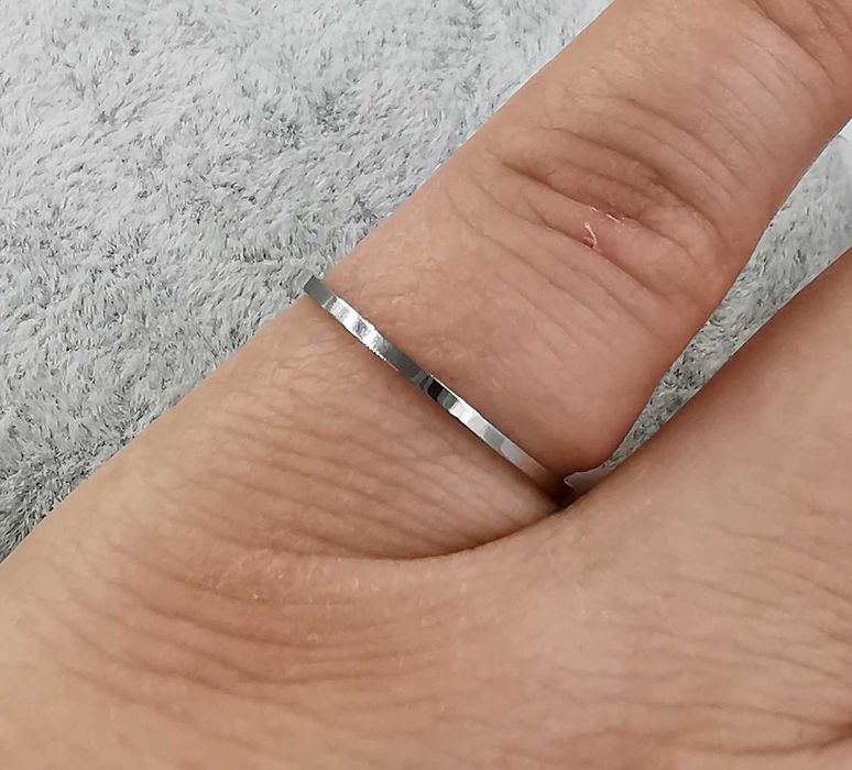 Pierścionek obrączka srebrna stal chirurgiczna średnica 18 mm