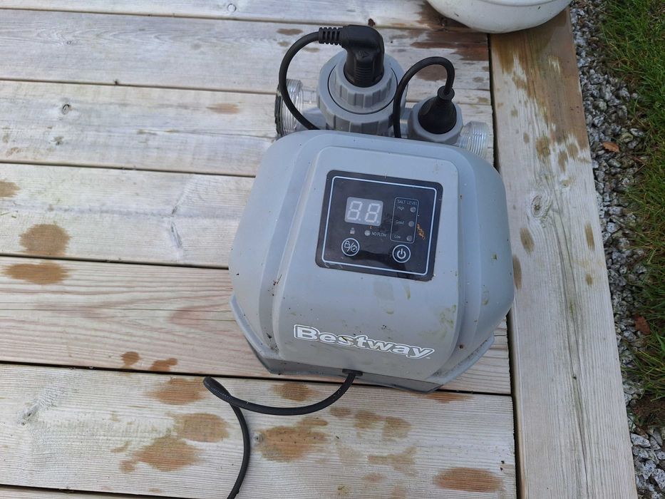 Pompa basenowa. Generator chloru