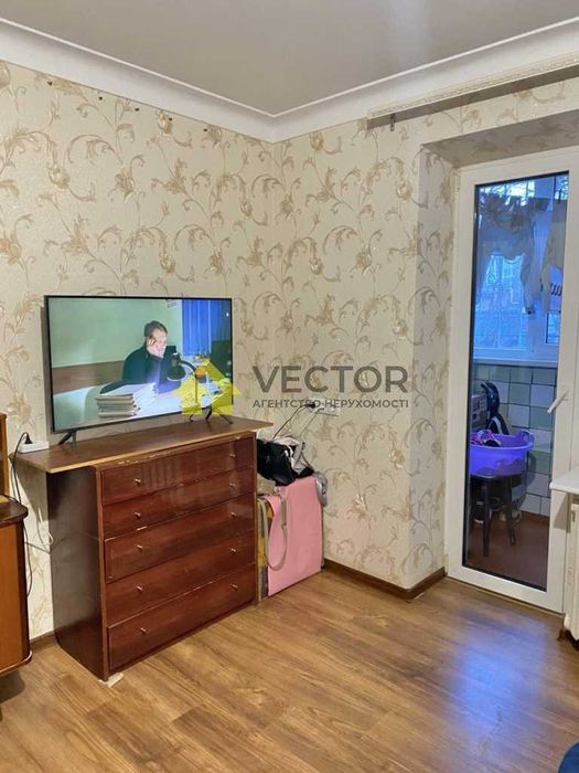 Продаж квартири з косметичним ремонтом 3 кімнатна