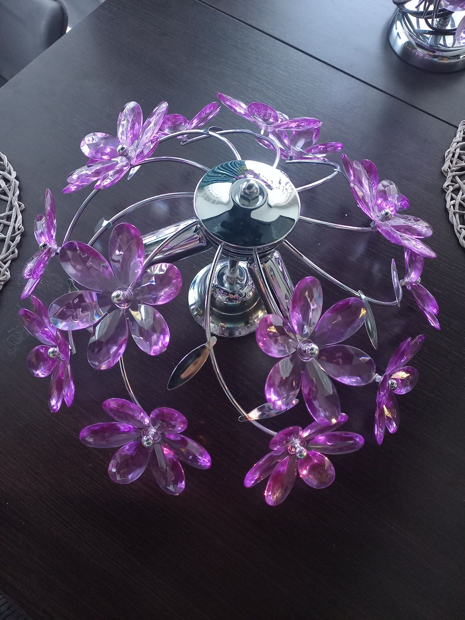 Lampa wisząca do pokoju dla dziewczynki