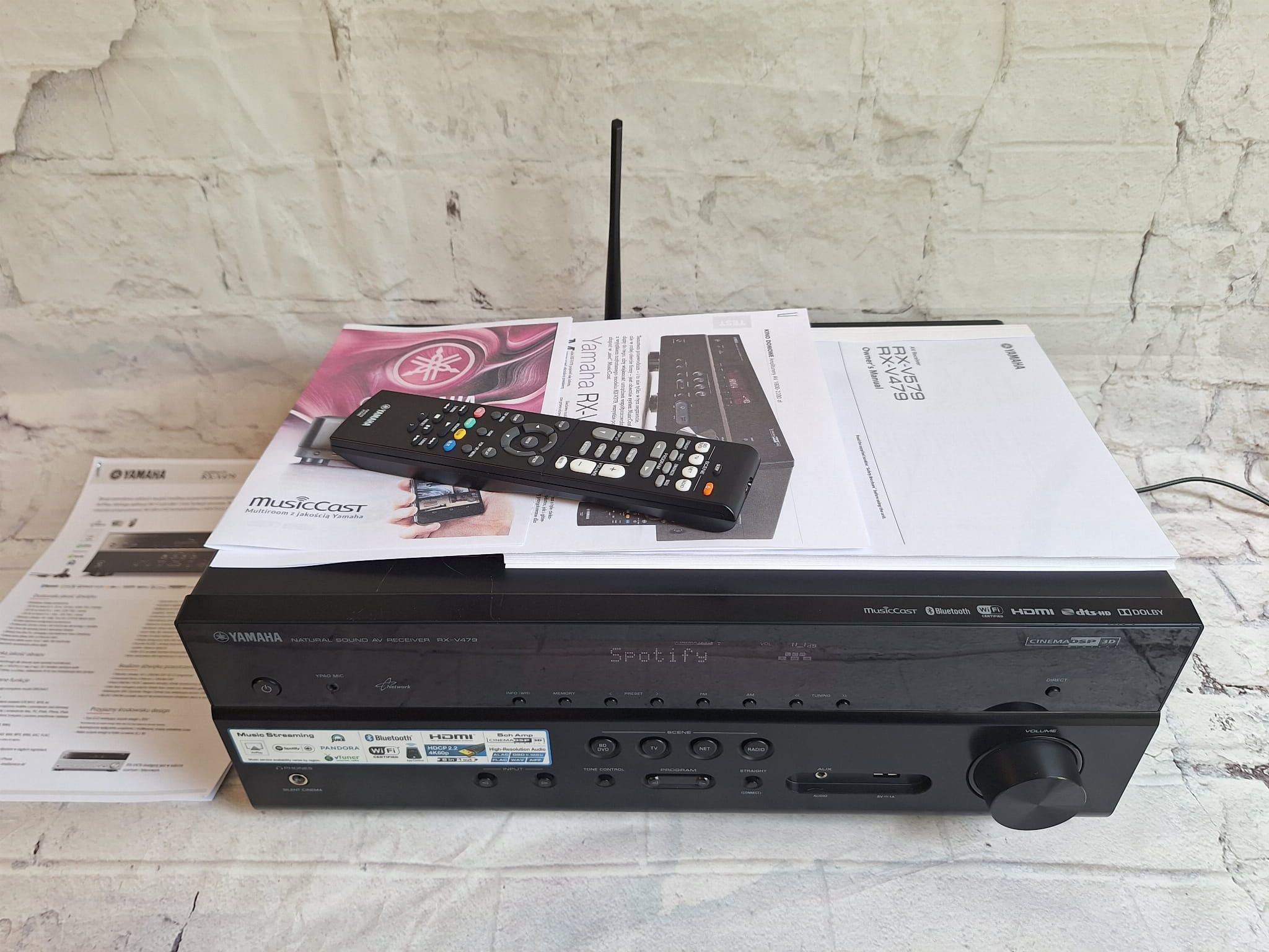 Zaawansowany Amplituner 5.1 Yamaha MusicCast RX-V479 z Wi-fi BT ARC