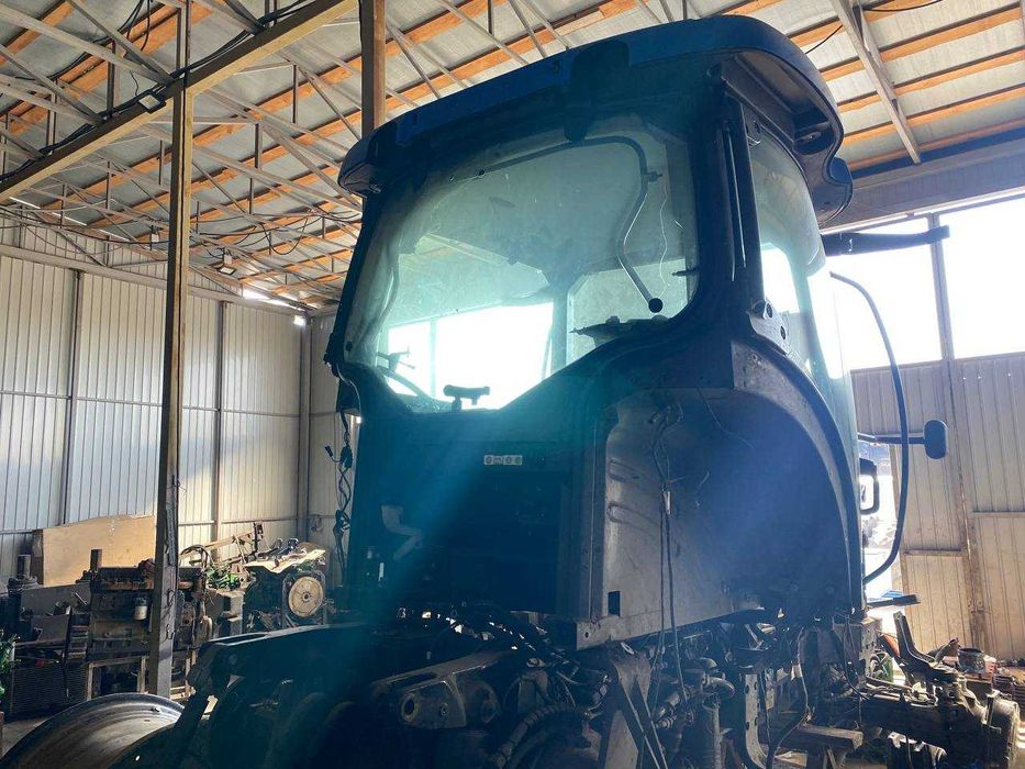 Елементи тракторів New Holland T7060 / T8040 та інші