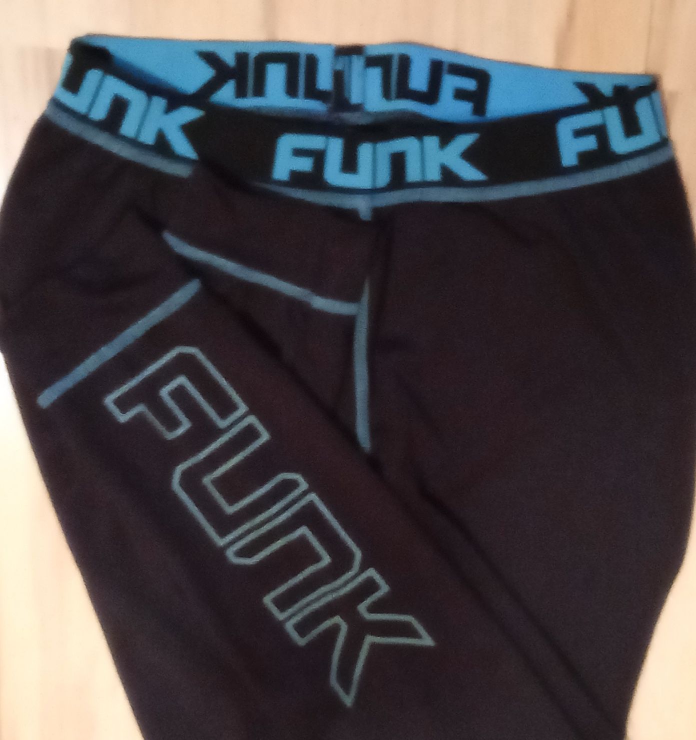 Funk 157, sportowe czarne legginsy 160cm M/L