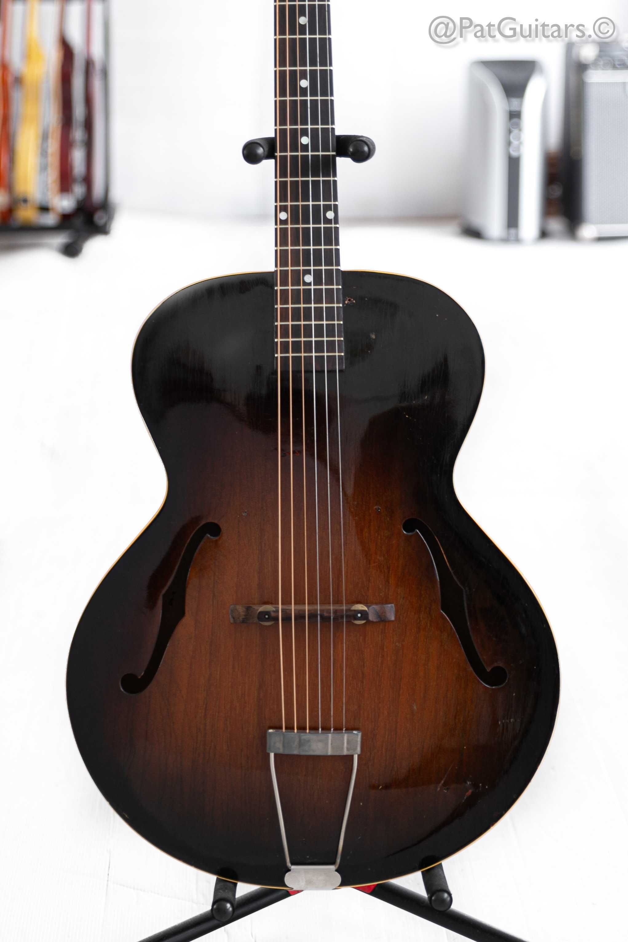 1951 Gibson L-48 archtop acoustic guitar in Sunburst
