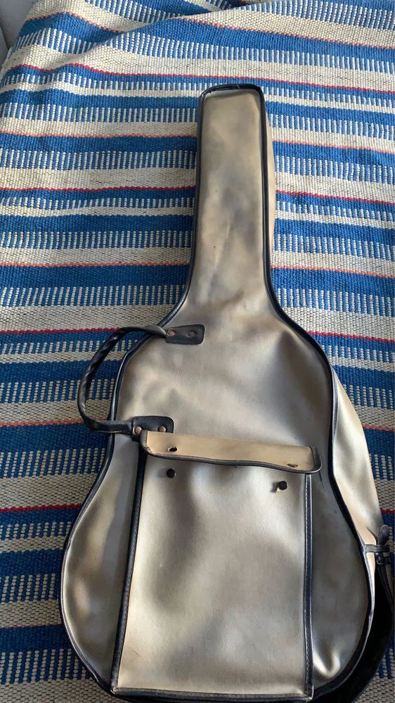Guitarra Admira + capa