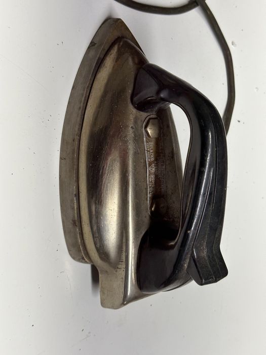 Stare Polskie żelazko z PRL