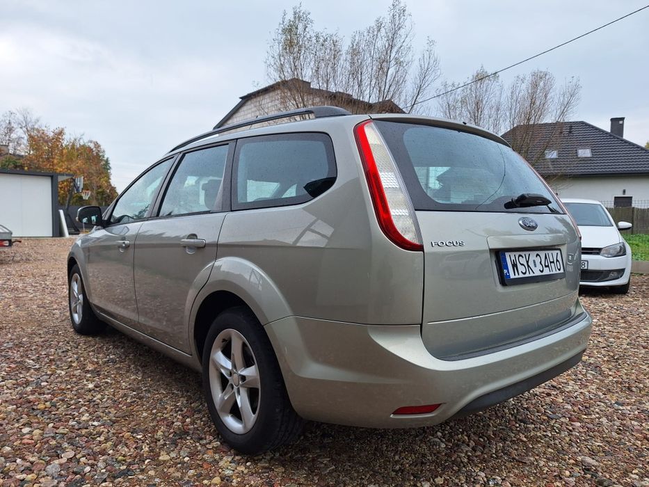 Ford Focus Kombi 1.6 Benzyna 2010 rok