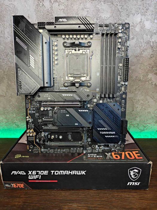 Материнська плата Msi Mag X670E Tomahawk Wifi (AM5) 7000-9000 AMD