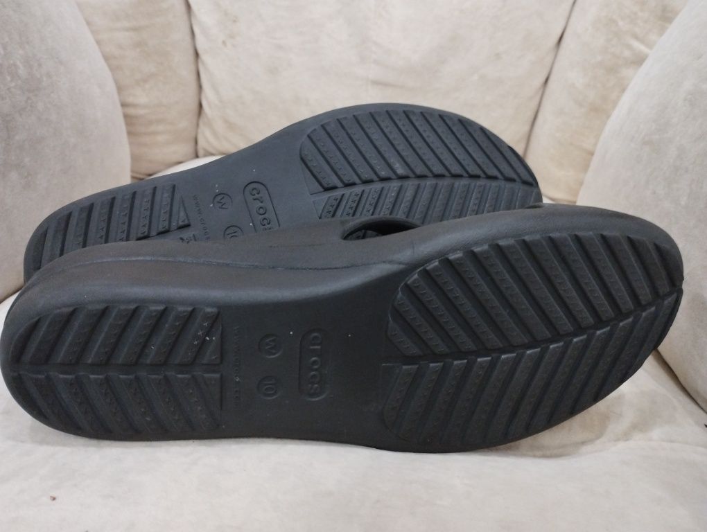 Crocs. Розмір: 40-41 (W 10)