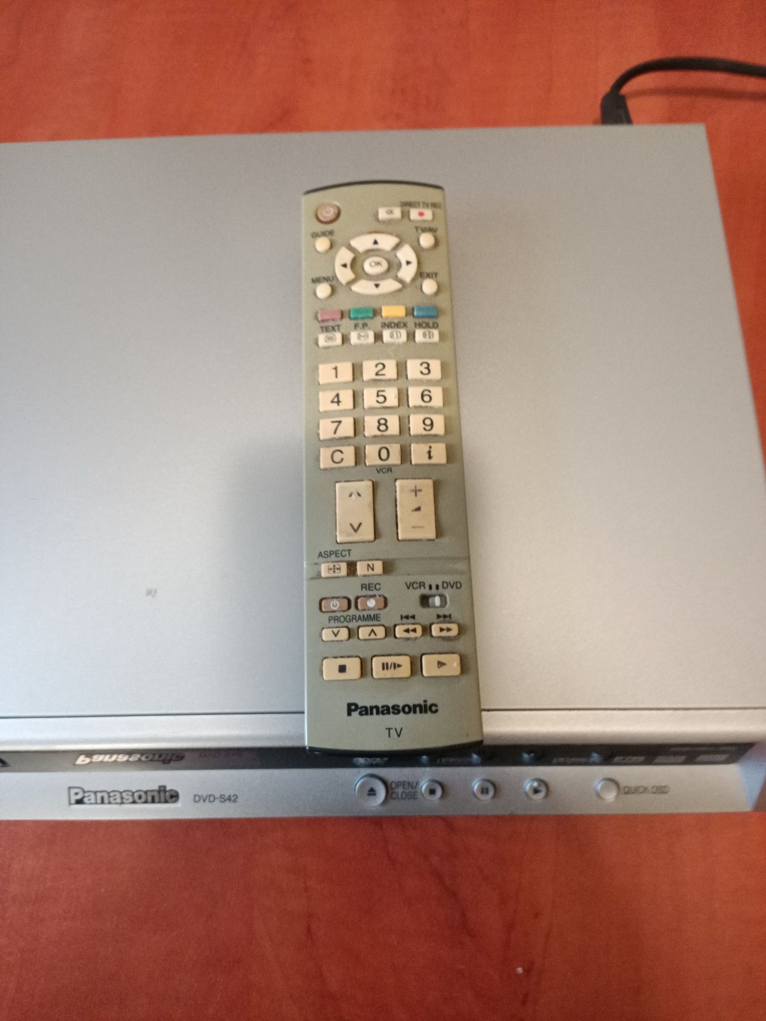 Odtważacz DVD/CD Panasonic-S42 z pilotem.
