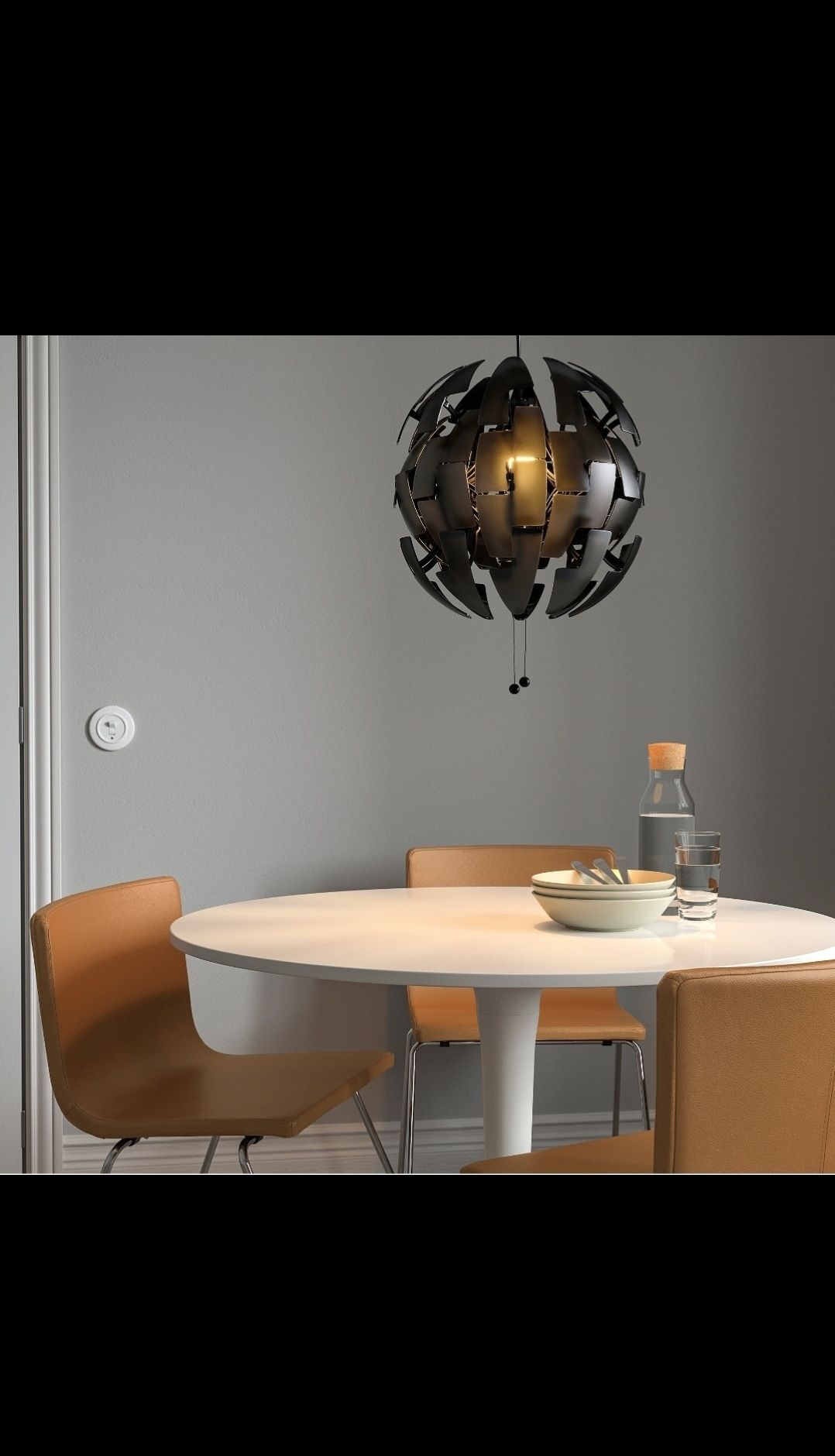 Czarna lampa wiszaca