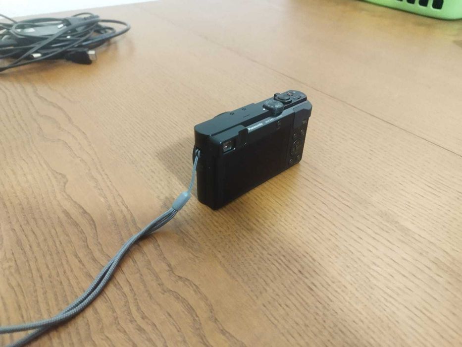 Câmara Panasonic Lumix TZ70 + Cartão 32GB