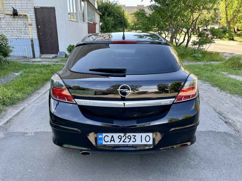 Opel Astra GTC купе 1.9 дизель