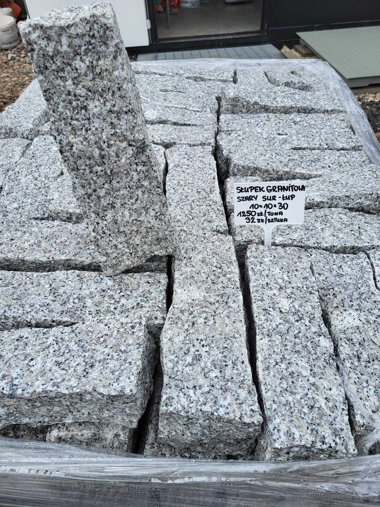 Słupek granitowy szary surowy łupany Granit murowy Kamień murowy szary