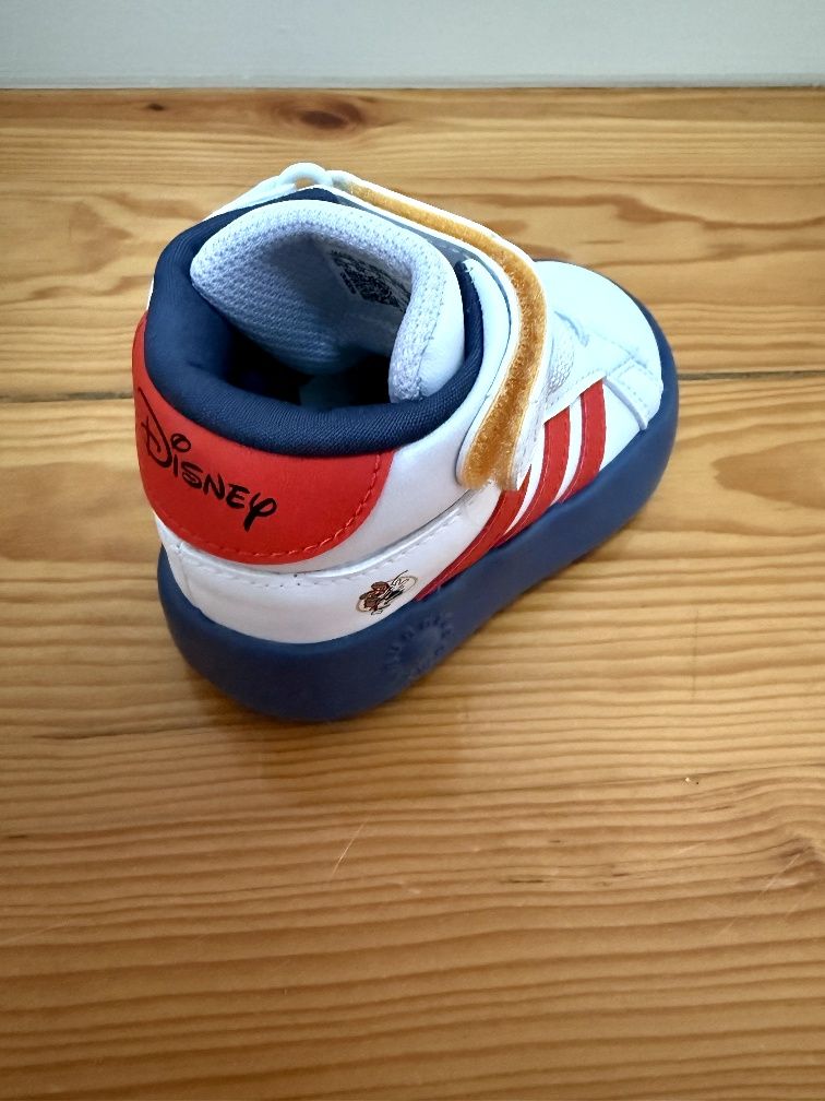 Sapatilhas adidas bebé - tam. 21 (novas)