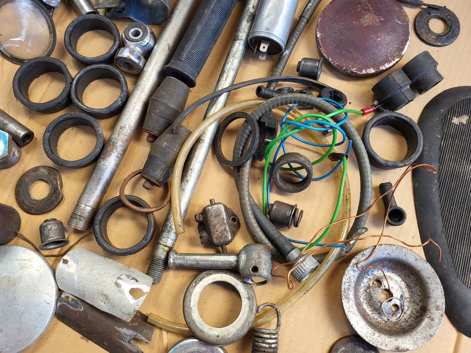 Pakiet części motocyklowych WSK 125 175 oś klakson pokrowiec Simson WF