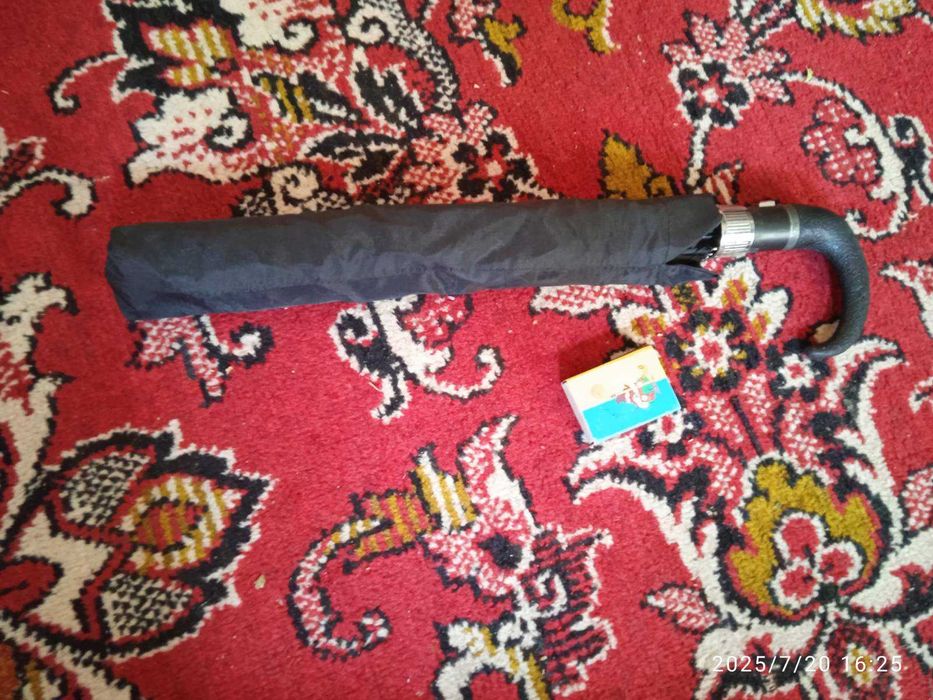 Зонтик полуавтомат, новый, небольшой.