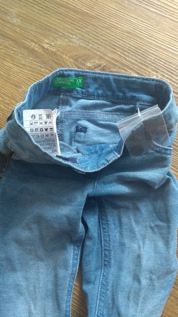 Nowe dżinsy Benetton dla dziewczynki XXS 100 cm